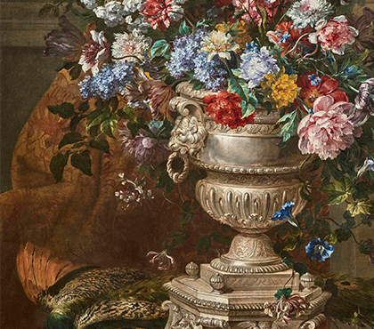 Bouquet de fleurs sur un entablement et oiseaux